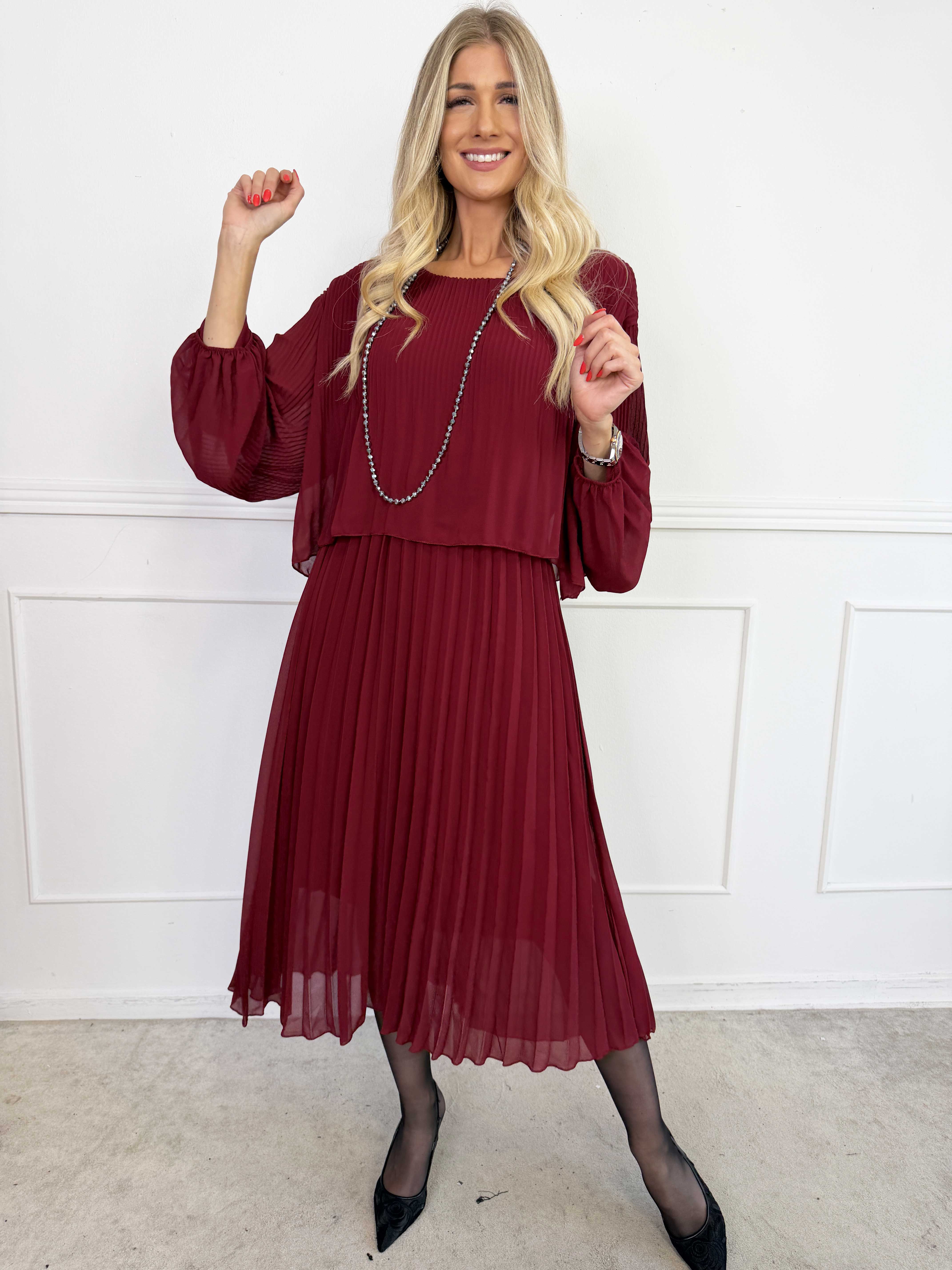 Kristina Long - Langærmet kjole med plisseringer i to lag